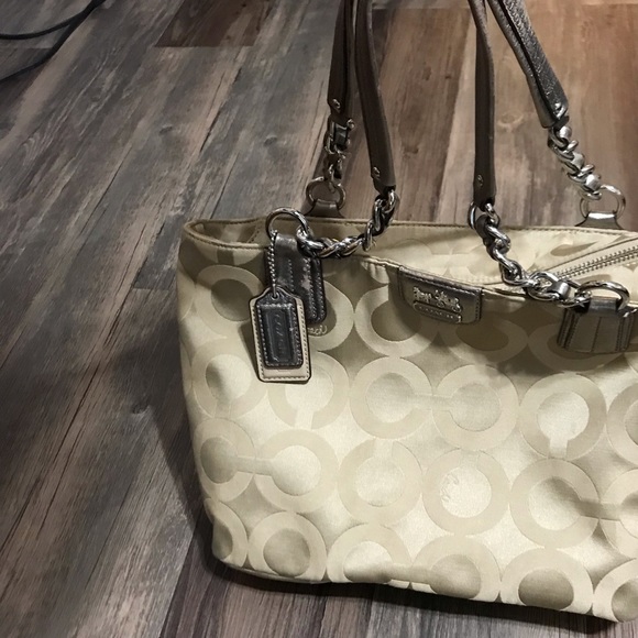 Coach handbag - Picture 1 of 6